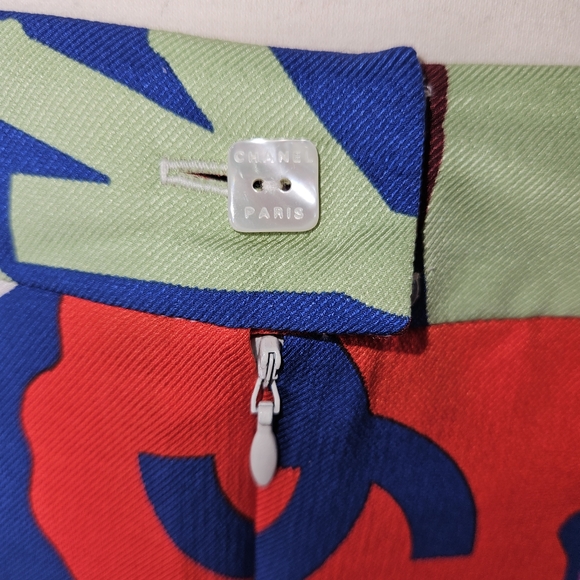 Coco Chanel spring Vintage 2000 runway silk knee high skirt muti color floral - Picture 5 of 17